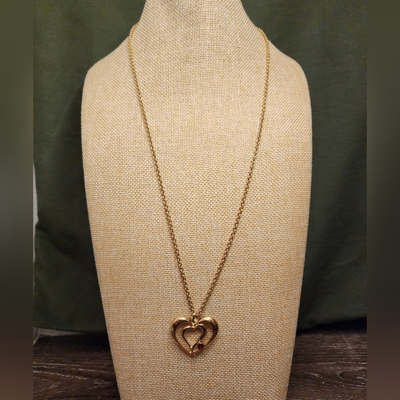 Avon Heart Chain Necklace - Picture 2 of 4